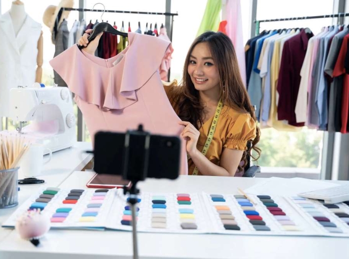 Live streaming takes centerstage in Indian fashion e-commerce